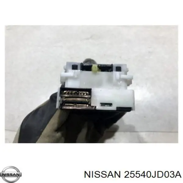 Nissan Qashqai I Sinyal Kolu fiyatları