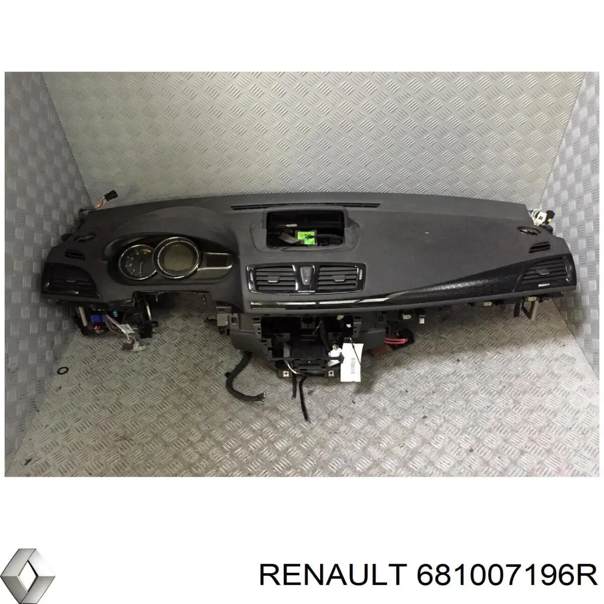 Renault Megane III (2008 - 2016) Ön iç panel (torpido) satın al