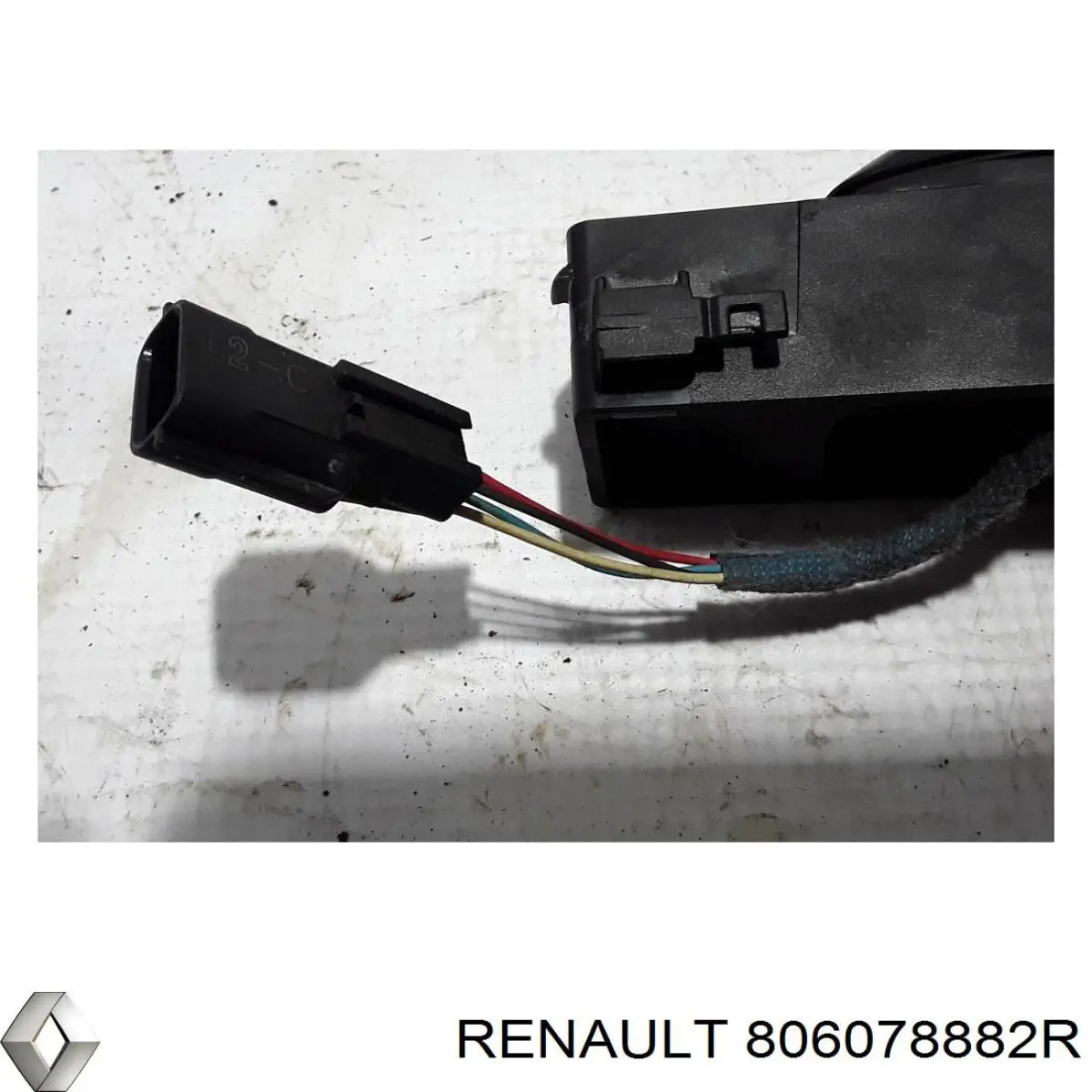 Renault Megane IV Arka sol kapı kolu fiyatları