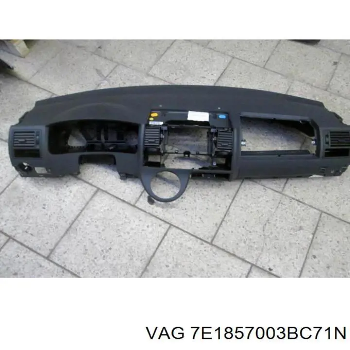 Volkswagen Transporter  (2003 - 2016) Ön iç panel (torpido) satın al