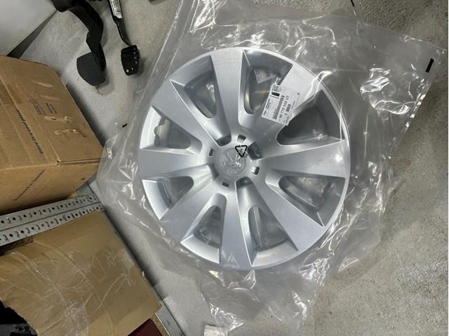 Peugeot 301  Jant kapağı sıfır